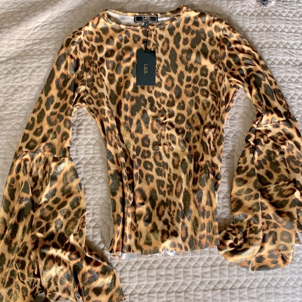 L&B Leopard print long sleeve bell top.